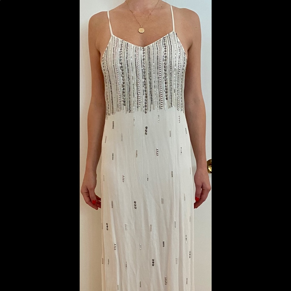 MVL FLOOR LENGTH BEADED DRESS SIZE M